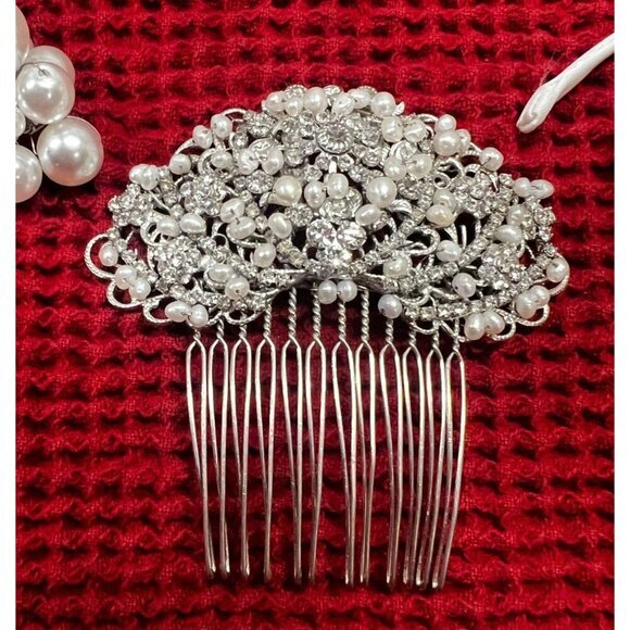 Bridal Hair Accessories Set With Pearl & Crystal Combs and‎ Veil - Picture 5 of 5